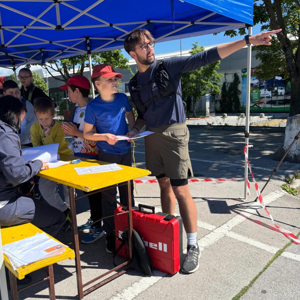 Instagram post from pgdvic. This post is in position 3.